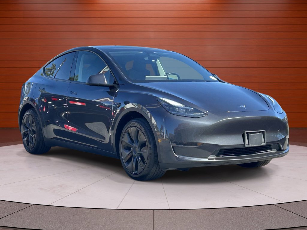 Used 2025 Tesla Model Y Long Range RWD image 5