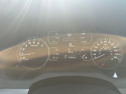 Used 2021 Toyota Tundra SR5 w/ SR5 Leather Package AWD/4WD image 9