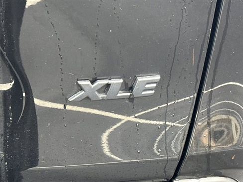 Used 2020 Toyota RAV4 XLE image 35
