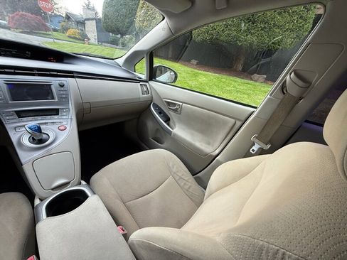 Used 2013 Toyota Prius Two FWD image 15