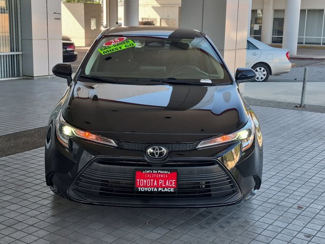 Used 2025 Toyota Corolla LE FWD image 2