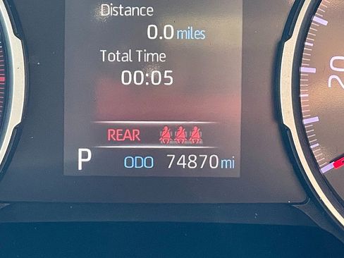 Used 2021 Toyota RAV4 XLE image 17