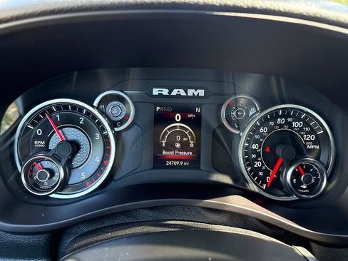 Used 2024 RAM 3500 Tradesman w/ Chrome Appearance Group AWD/4WD image 17