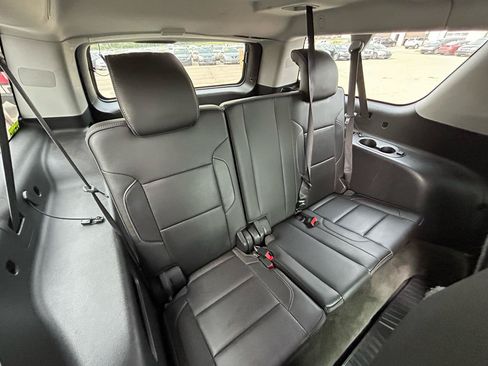 Used 2015 GMC Yukon XL Denali w/ Touring Package AWD/4WD image 13