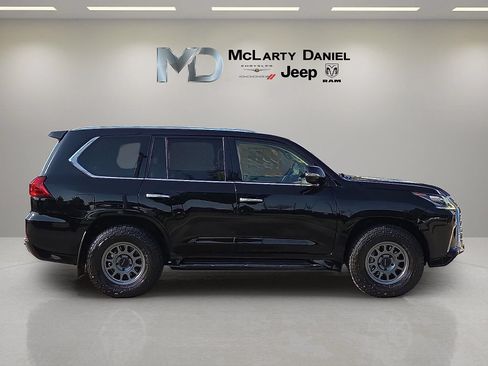 Used 2020 Lexus LX 570 4WD w/ Luxury Package image 6