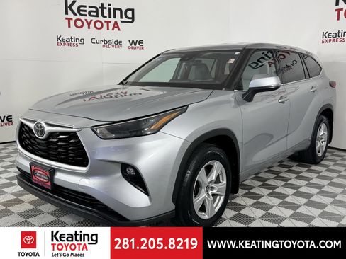 Used 2022 Toyota Highlander LE image 10