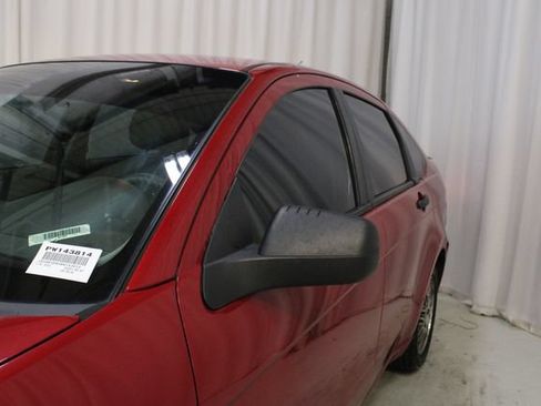 Used 2011 Ford Focus SE w/ Sedan SE Appearance Pkg FWD image 31