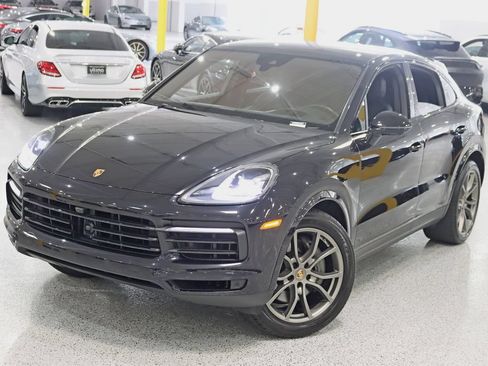 Used 2022 Porsche Cayenne S AWD/4WD image 5
