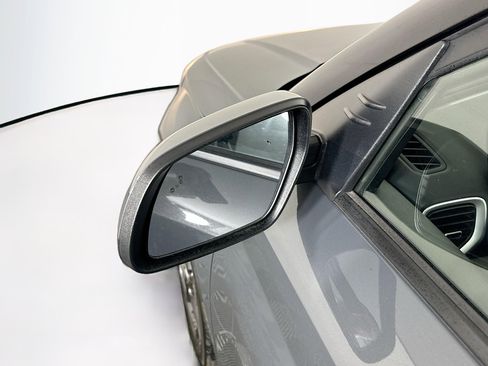 Used 2025 Hyundai Venue SEL FWD image 16