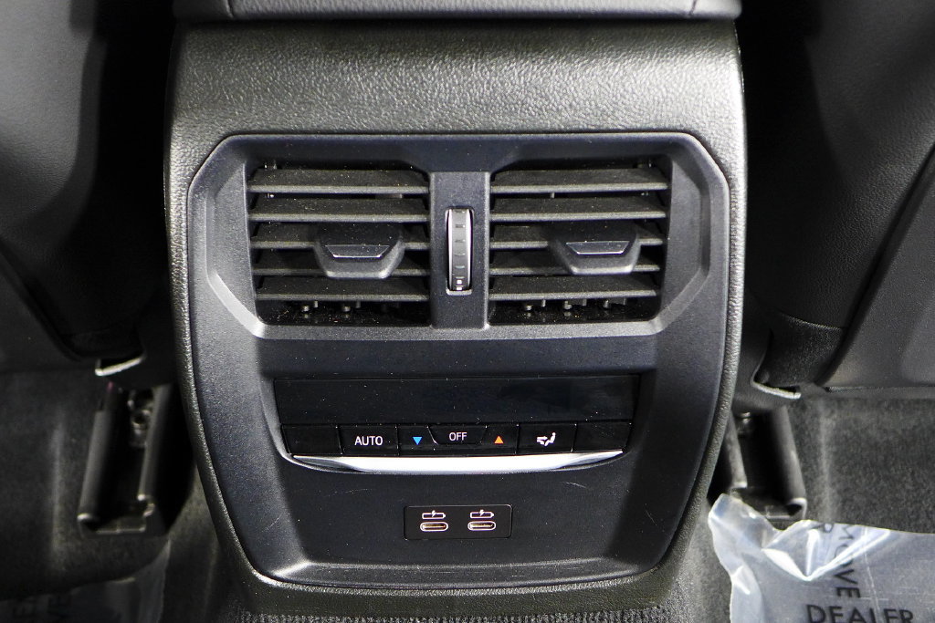 Used 2024 BMW 330i Sedan w/ Convenience Package RWD image 24