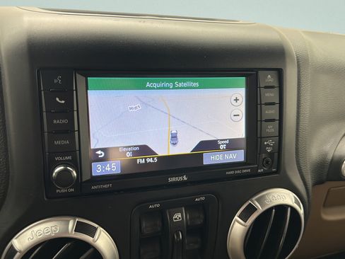 Used 2013 Jeep Wrangler Unlimited Sahara AWD/4WD image 21