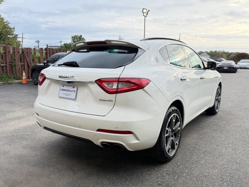 Used 2017 Maserati Levante w/ Sport Package AWD/4WD image 6