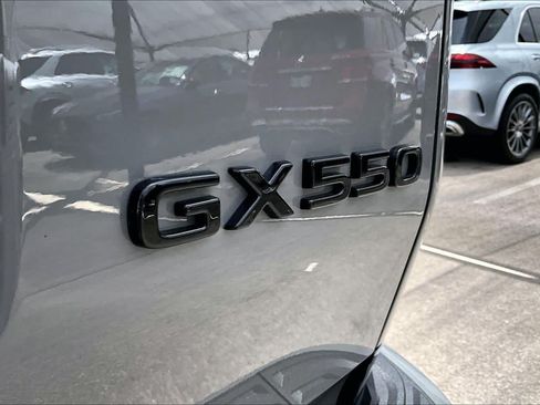 Used 2025 Lexus GX 550 AWD/4WD image 10