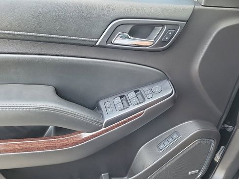 Used 2017 GMC Yukon SLT image 19