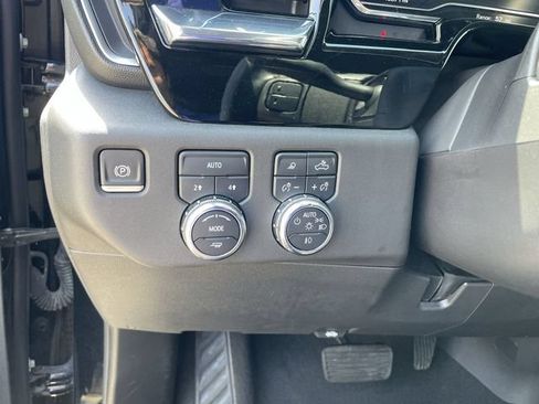 Used 2024 GMC Sierra 1500 SLT AWD/4WD image 17