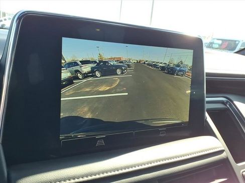 Used 2022 GMC Yukon SLE w/ Gmc Pro Safety Plus Package image 13