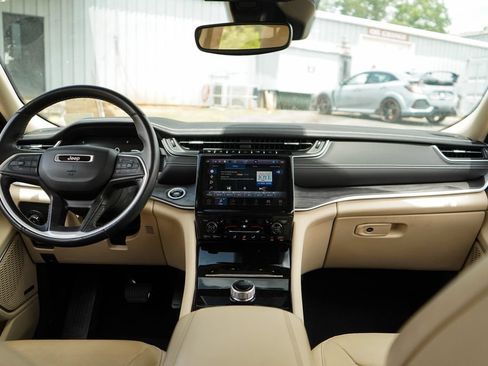 Used 2021 Jeep Grand Cherokee L Limited RWD image 10