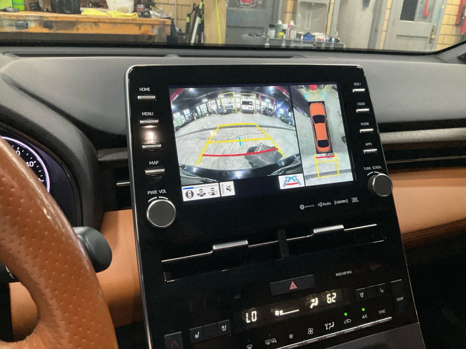 Used 2020 Toyota Avalon Limited w/ Advanced Safety Package FWD image 29