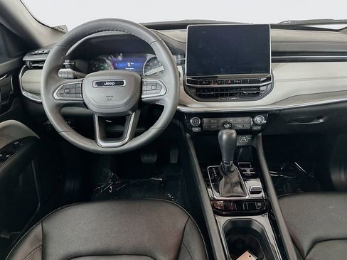 Certified 2024 Jeep Compass Limited image 32