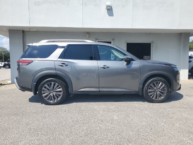 Used 2024 Nissan Pathfinder SL w/ SL Premium Package AWD/4WD image 7