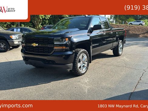 Used 2018 Chevrolet Silverado 1500 Custom w/ Custom Value Package image 1
