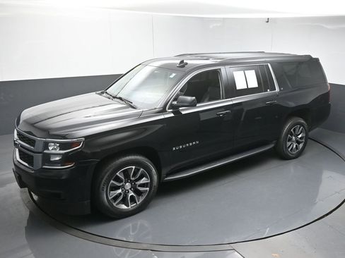 Used 2020 Chevrolet Suburban LT image 42
