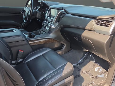 Used 2019 Chevrolet Tahoe LT w/ Luxury Package AWD/4WD image 22