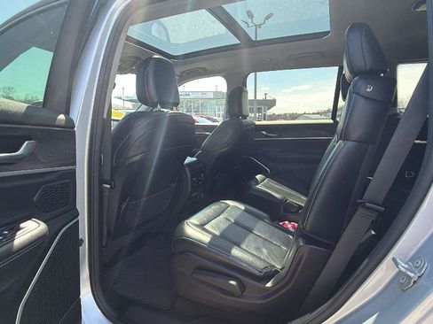 Used 2022 Jeep Grand Cherokee L Limited AWD/4WD image 37