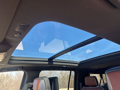 Used 2024 GMC Yukon XL Denali Ultimate image 31