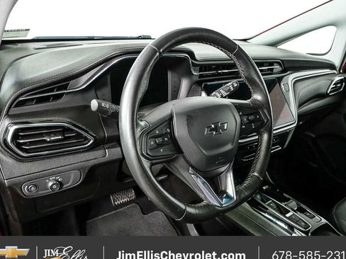 Used 2023 Chevrolet Bolt LT w/ Infotainment Package FWD image 4