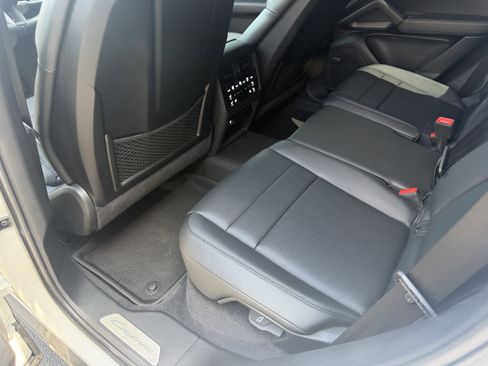 Certified 2024 Porsche Cayenne AWD/4WD image 20