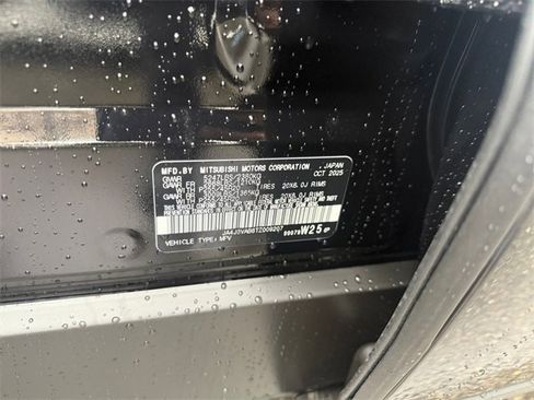 New 2026 Mitsubishi Outlander SE image 35