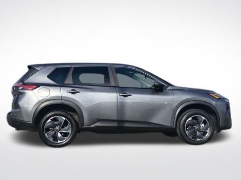 Used 2024 Nissan Rogue SV image 6