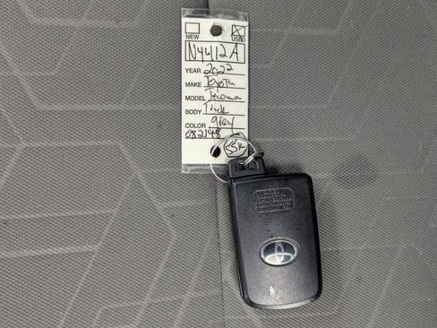 Used 2022 Toyota Tacoma TRD Sport AWD/4WD image 38