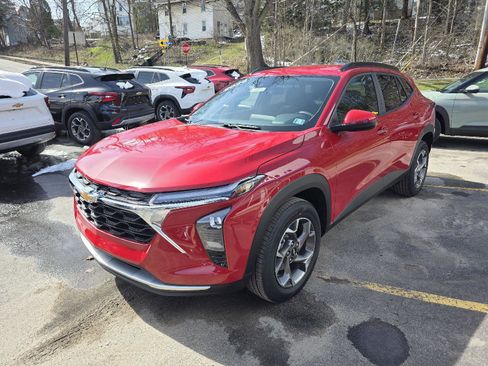 New 2026 Chevrolet Trax LT w/ LT Convenience Package image 3