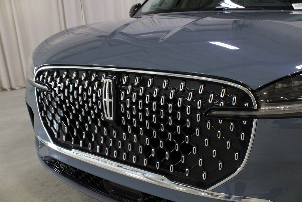 New 2027 Lincoln Aviator AWD image 32