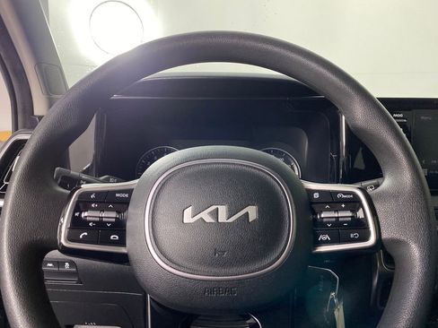 Used 2023 Kia Sorento LX image 12