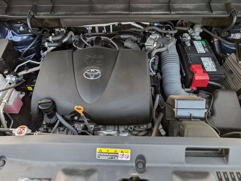 Used 2022 Toyota Highlander LE FWD image 28