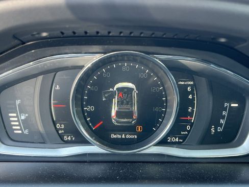 Used 2017 Volvo XC60 T6 Dynamic w/ Preferred Option Package image 13