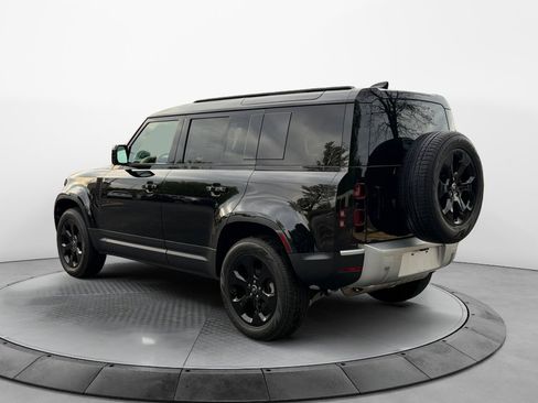 Used 2025 Land Rover Defender 110 S image 5