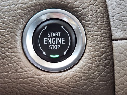 Used 2022 GMC Yukon XL Denali AWD/4WD image 18