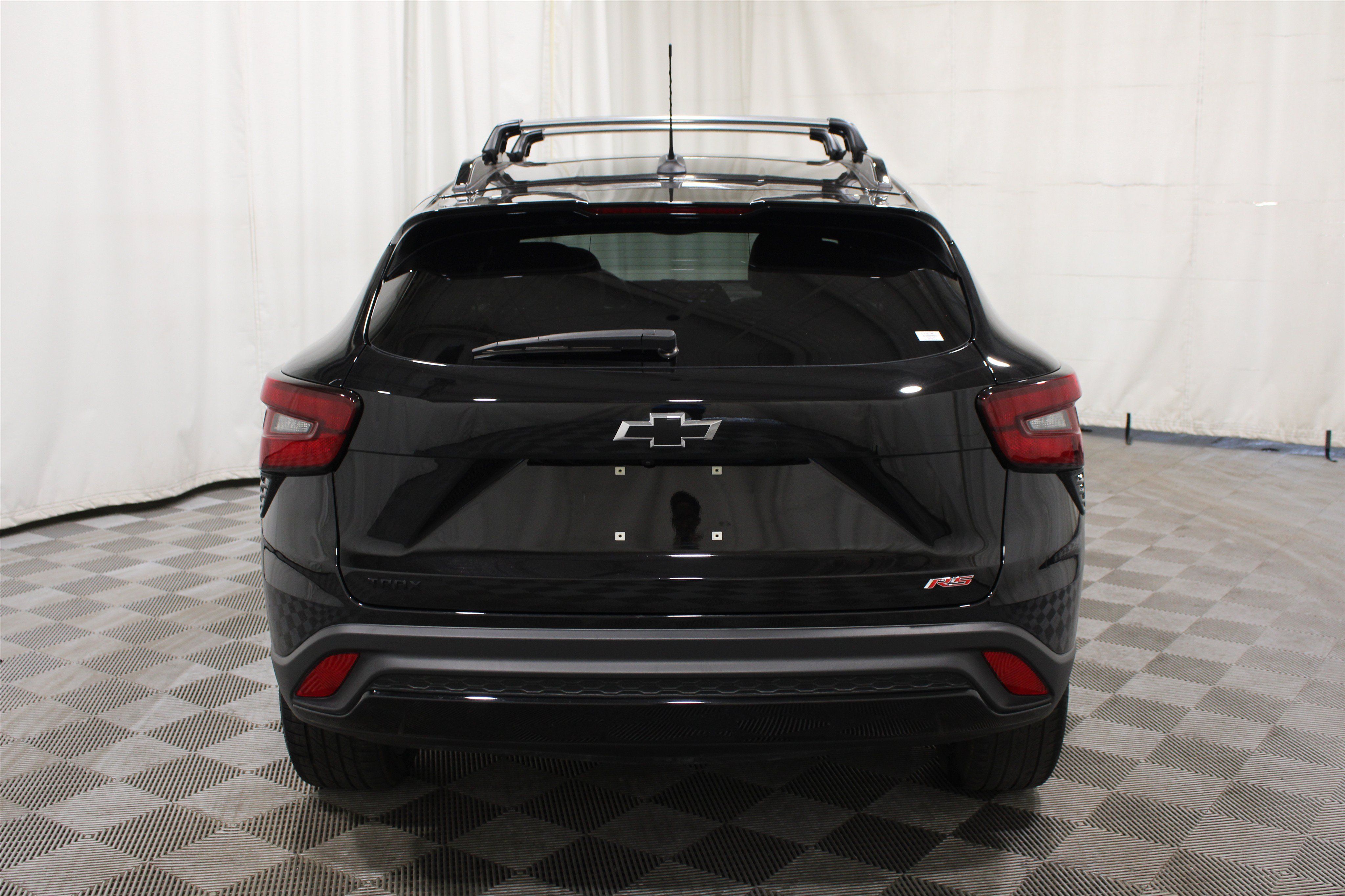 Used 2025 Chevrolet Trax RS w/ Sunroof Package FWD image 31