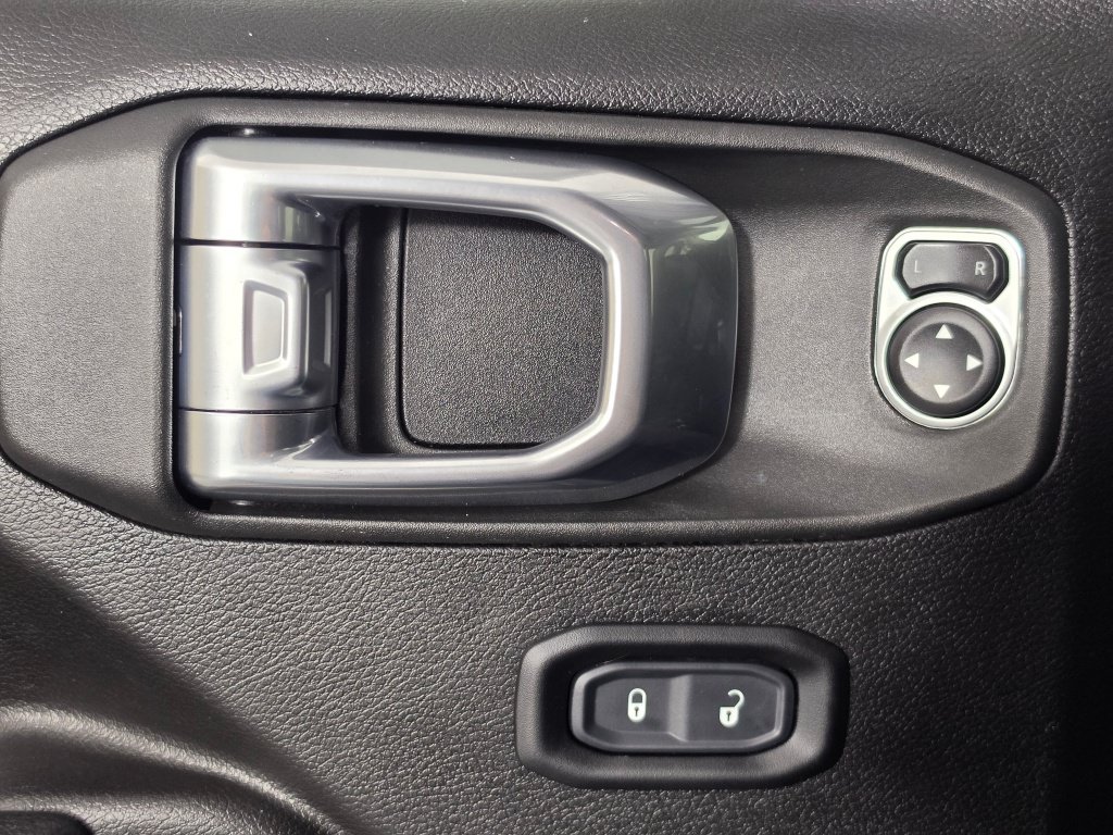 Used 2024 Jeep Wrangler Unlimited w/ Convenience Group AWD/4WD image 26