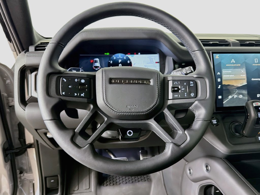 Used 2026 Land Rover Defender 110 OCTA AWD/4WD image 11