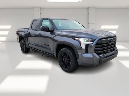 Used 2025 Toyota Tundra SR5 image 7