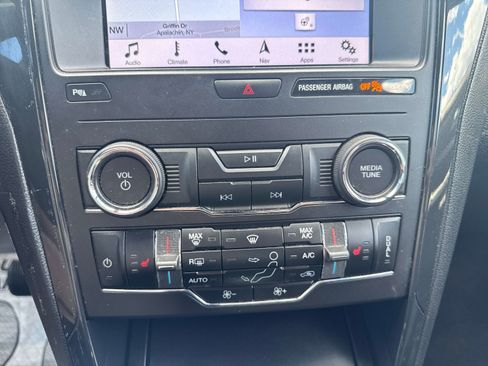 Used 2019 Ford Explorer XLT w/ Equipment Group 202A AWD/4WD image 19