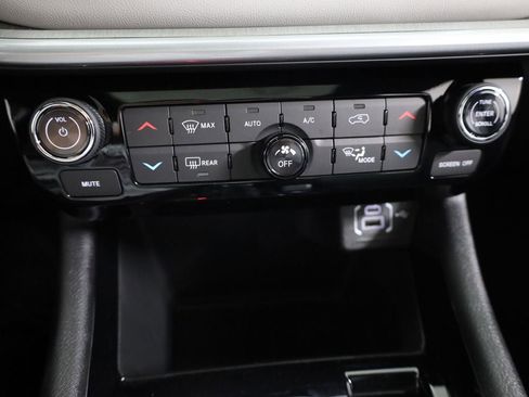 New 2026 Jeep Compass Limited w/ Sun, Sound & Navigation Group image 25