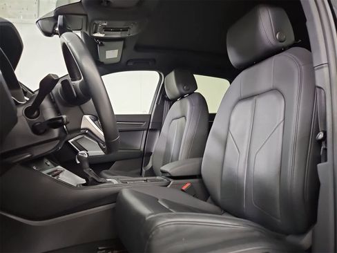 Used 2022 Audi Q3 2.0T Premium w/ Convenience Package image 16