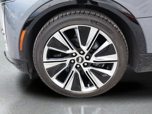 Used 2023 Cadillac Lyriq 2WD image 9