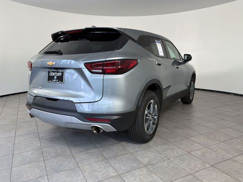 Used 2025 Chevrolet Blazer LT AWD/4WD image 9